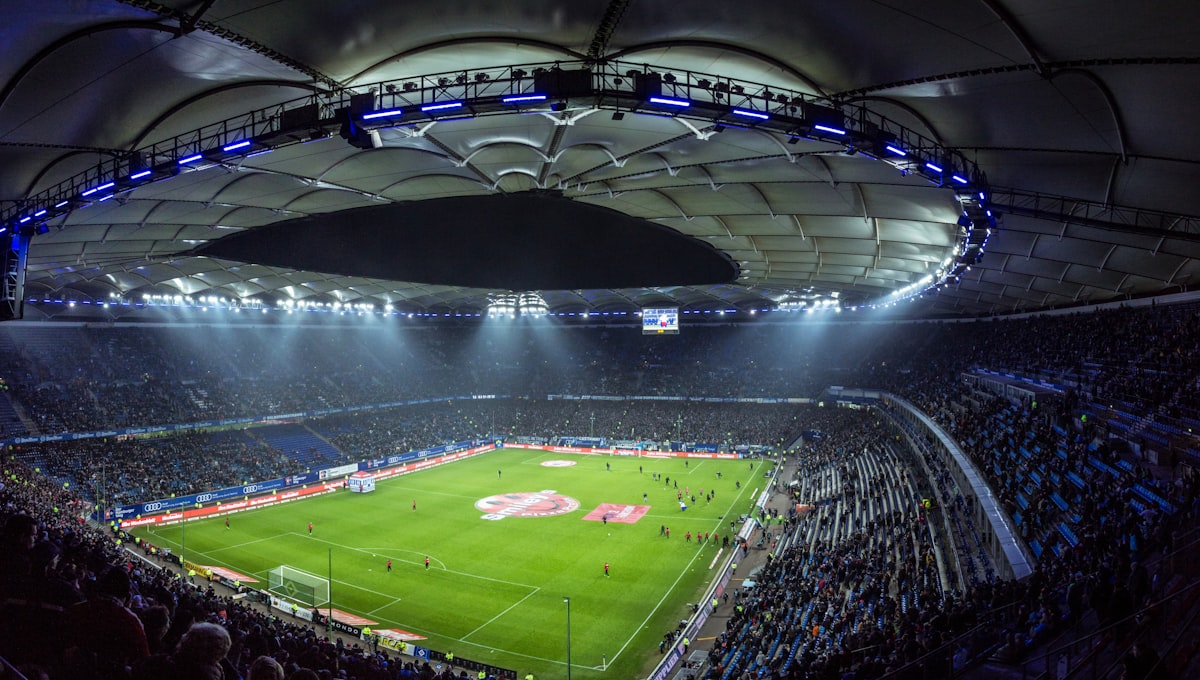 Stadion sepak bola saat pertandingan